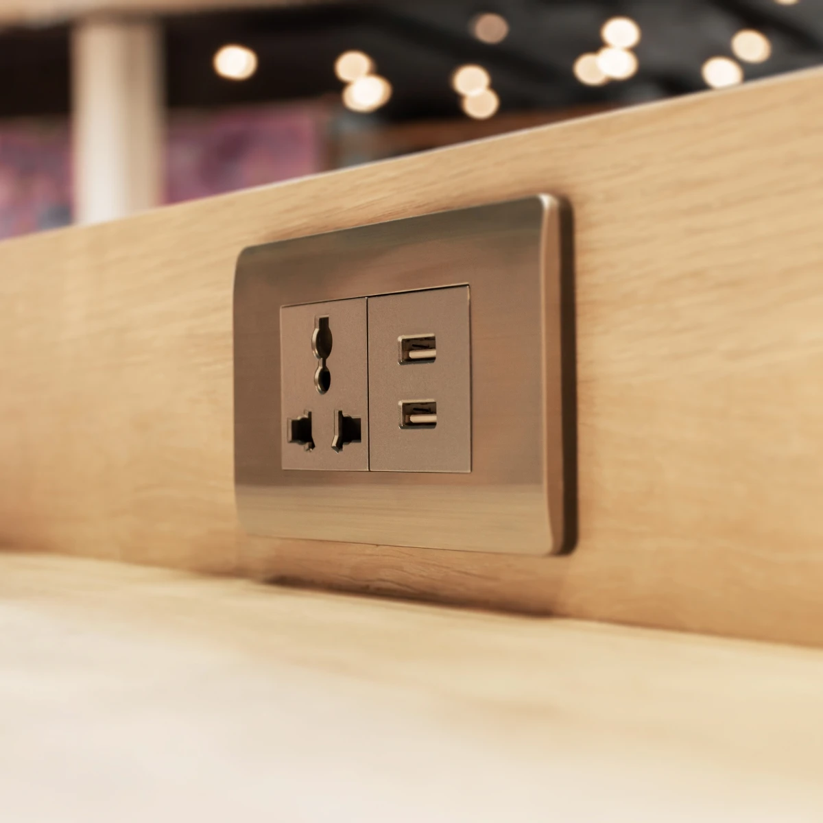charging-ports-coffee-shop