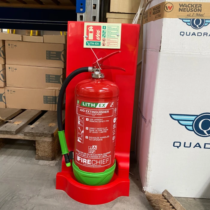 lithium-ion-fire-extinguisher-(1)