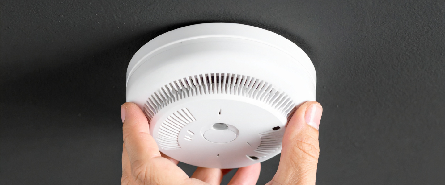 turning-off-a-smoke-alarm